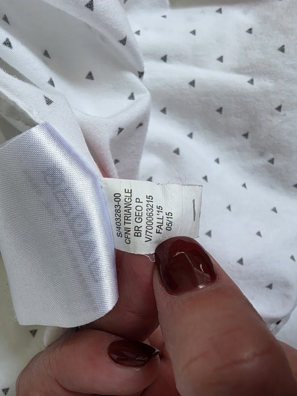 ​Banana Republic Non-Iron Classic Fit Button Down Shirt White Black Triangle Pri